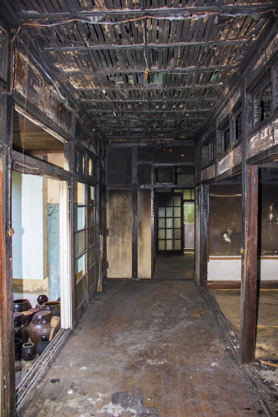 Figure 43. A view of the enclosed engawa in the former Ji Ha-ryeon house. The former home of Korean writer Ji Ha-ryeon, despite being heavily damaged by a fire sometime in the 2010s, remains an exquisite extant example of a culture house floorplan. Source: Photographed by Nate Kornegay, 2015.